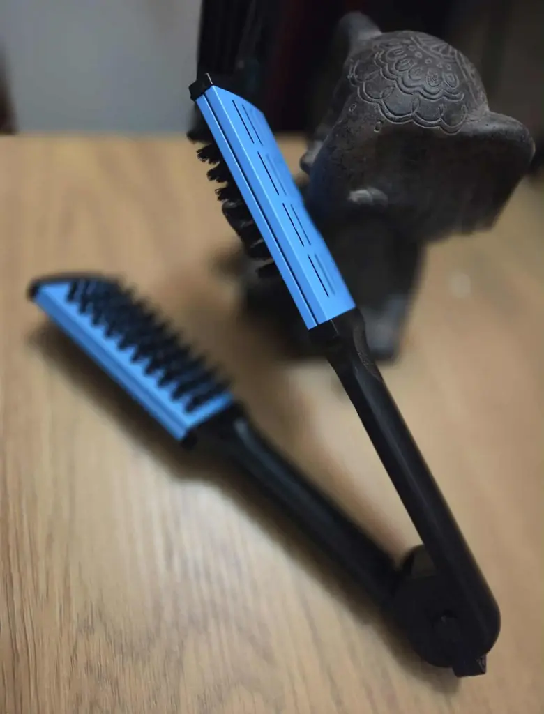 BROSSE A LISSEUR BLEU 