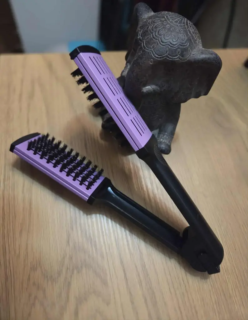 BROSSE A LISSEUR MAUVE 