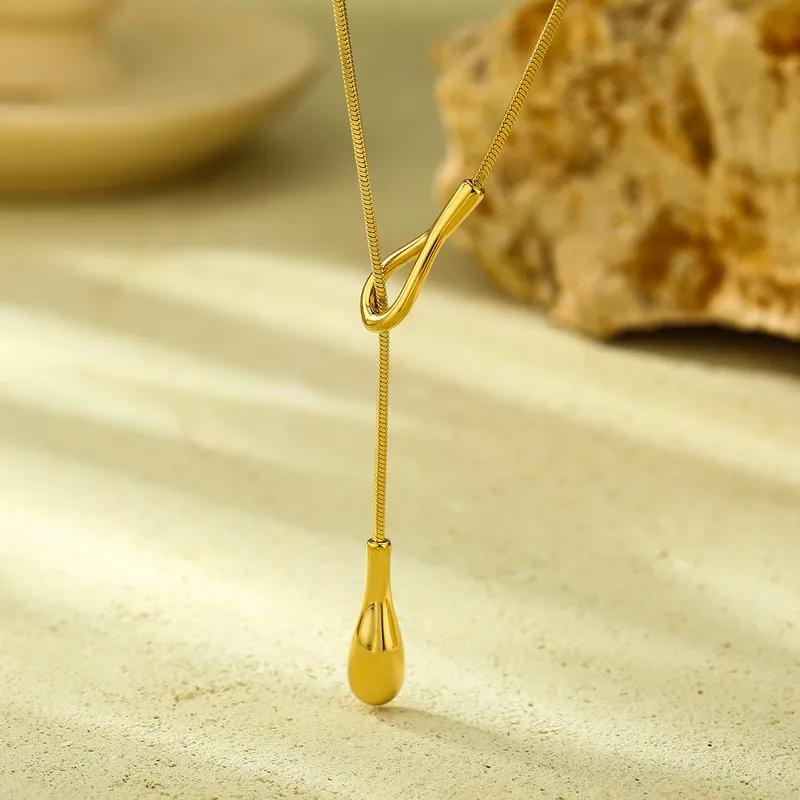 COLLIER " SERMENT DE FIL " DOREE 