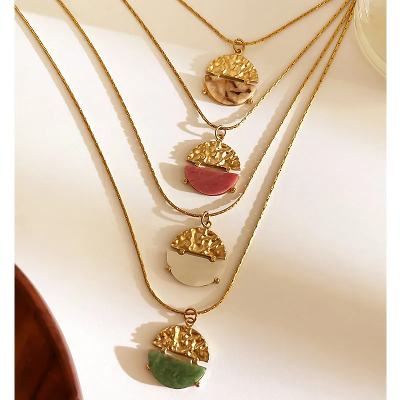 ENSEMBLE DE COLLIER "ECLAT DE ROCHE" 